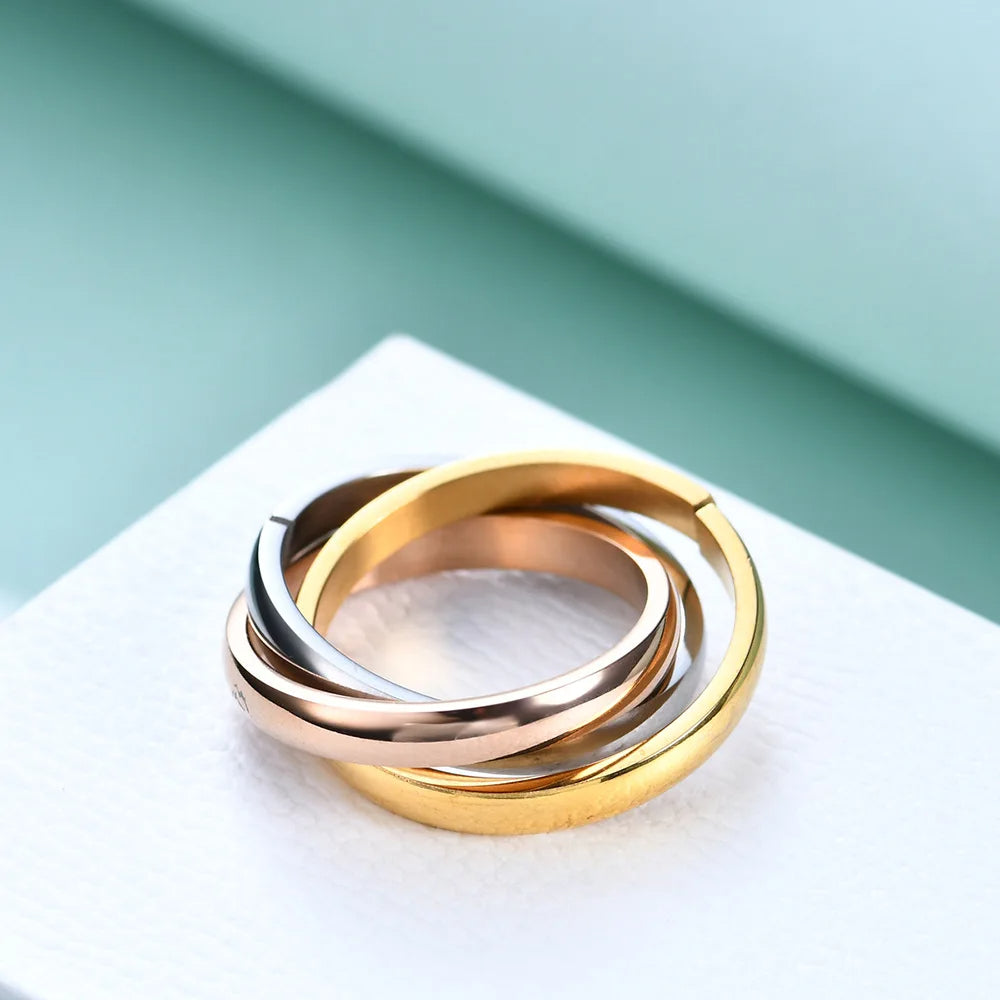 Tri-Color Interlocking Ring