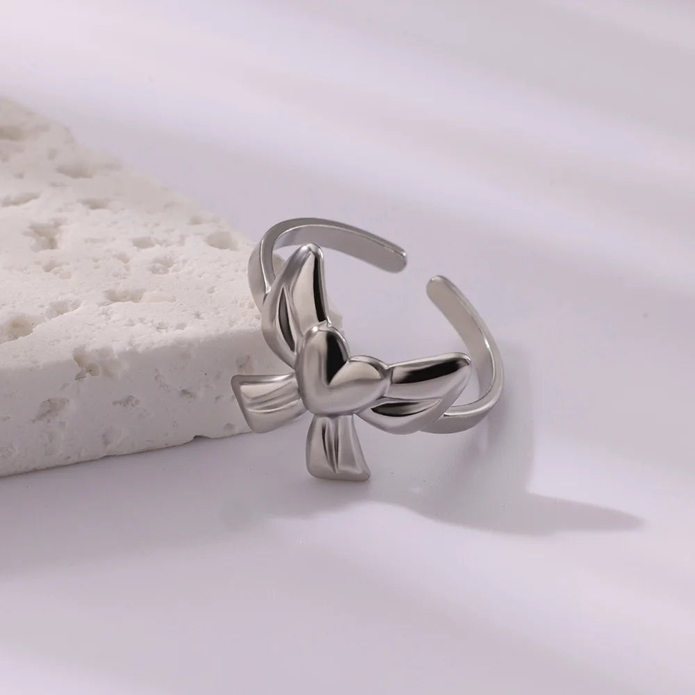 Bow Heart Ring