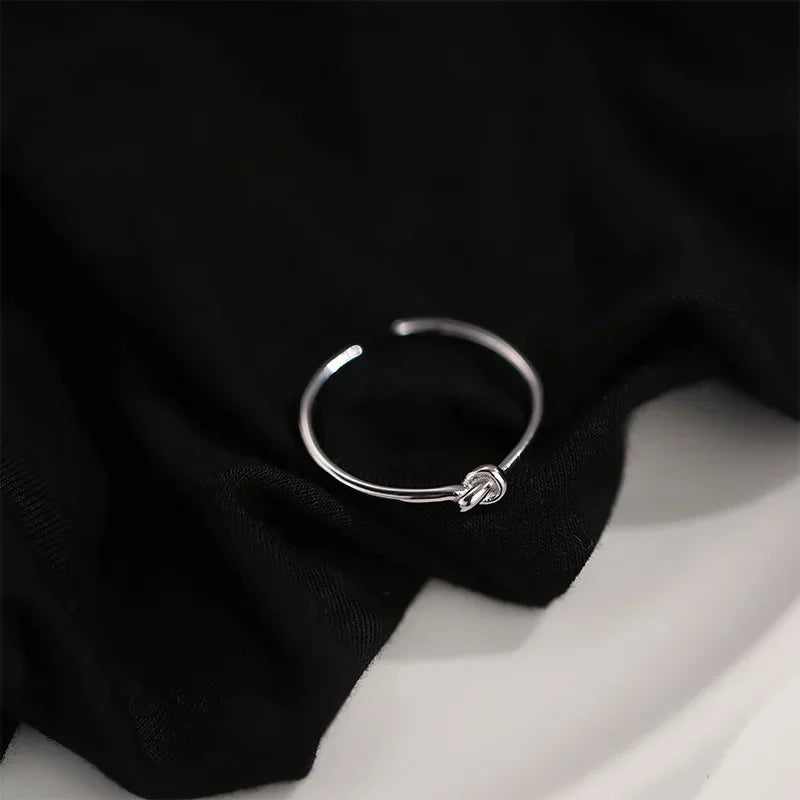 Simple Knot Ring