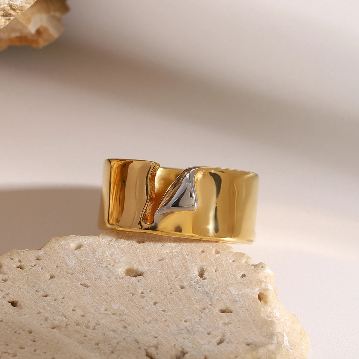 Irregular Peeling Ring
