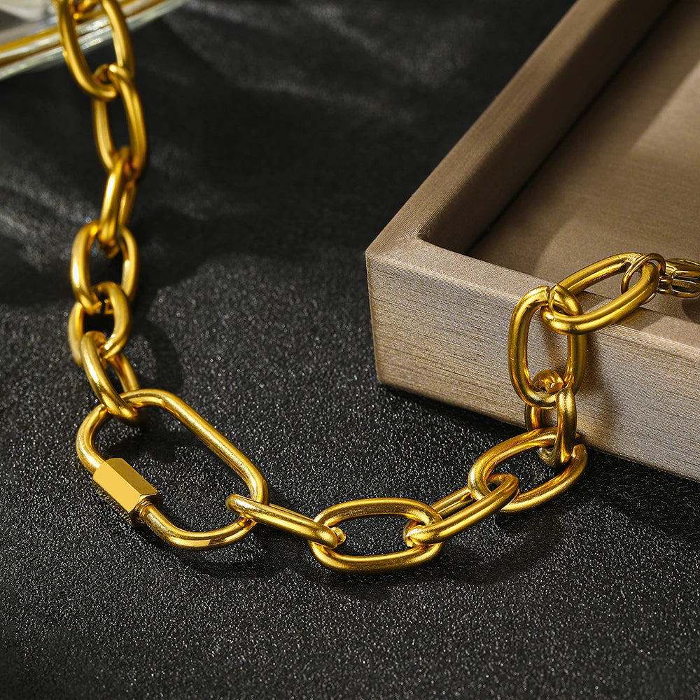 Chunky Buckle Chain Bracelet