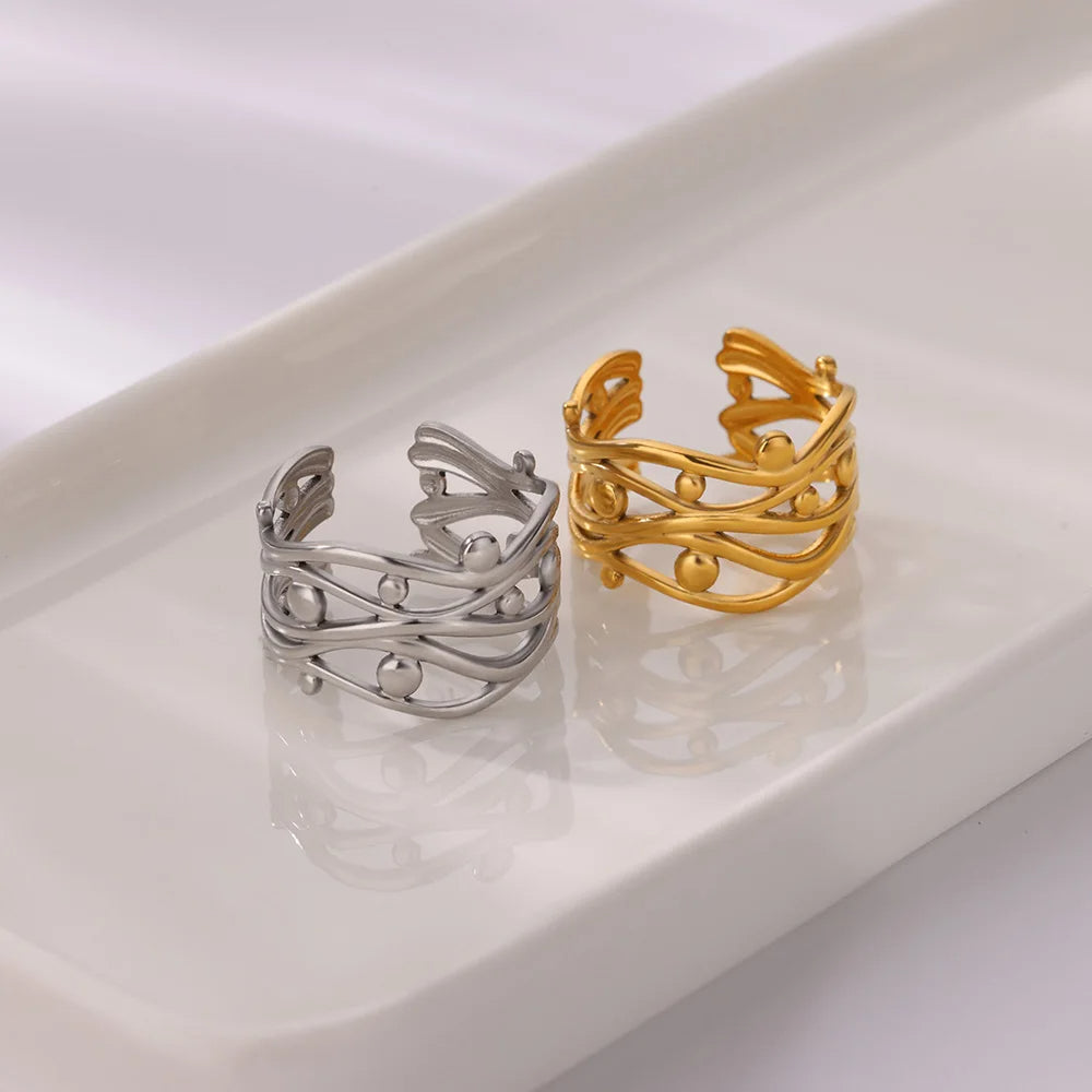 Twisted Wave Ring