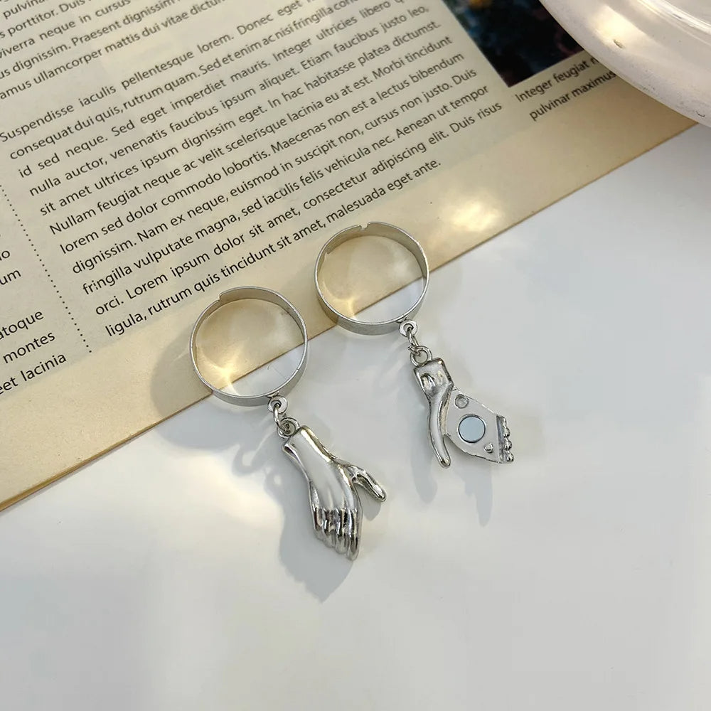Hand in Hand Ring