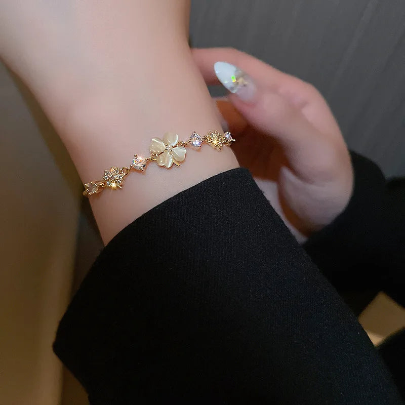 Zircon Opal Clover Bracelet