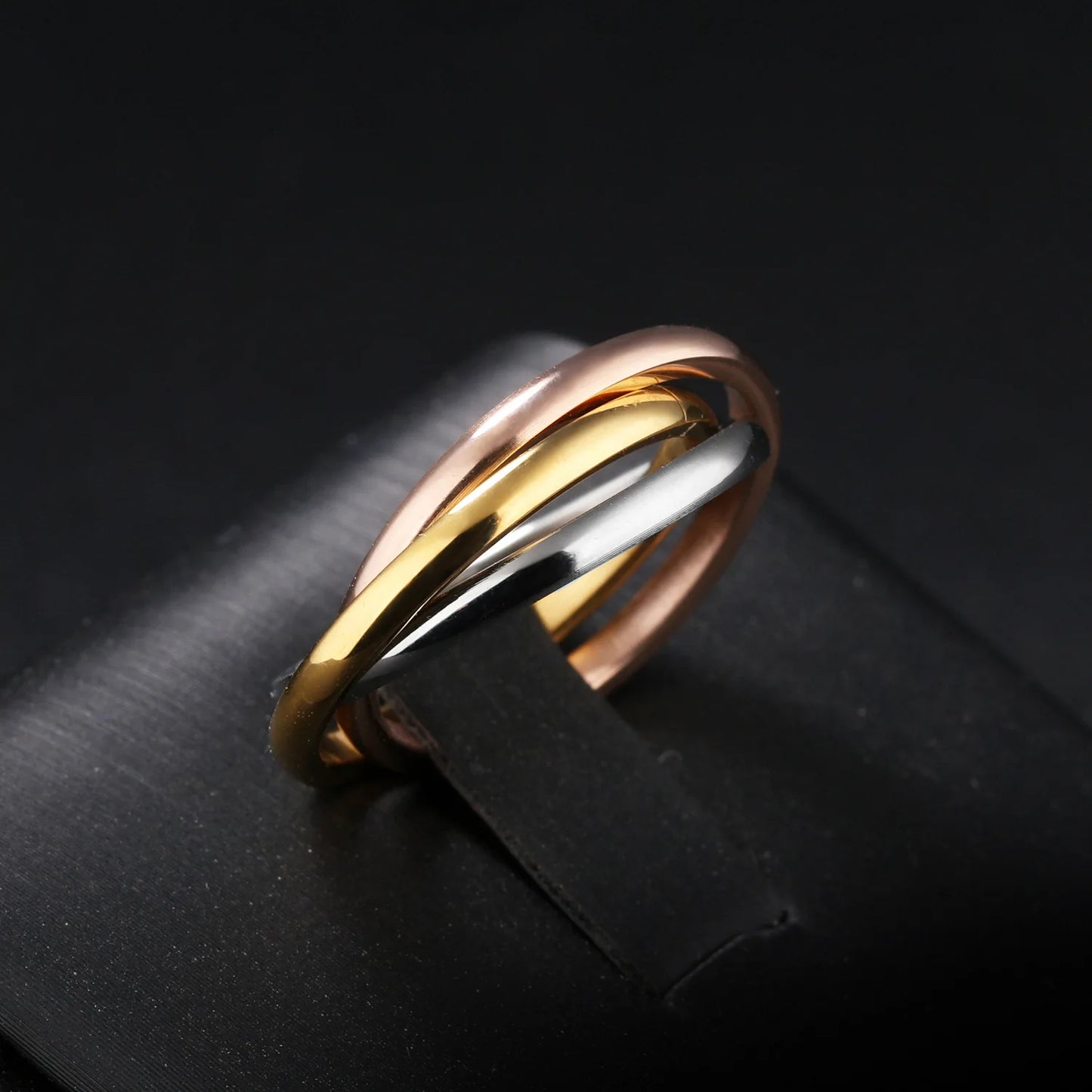 Tri-Color Interlocking Ring
