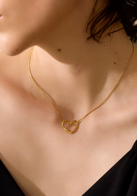 Minimal Heart Necklace