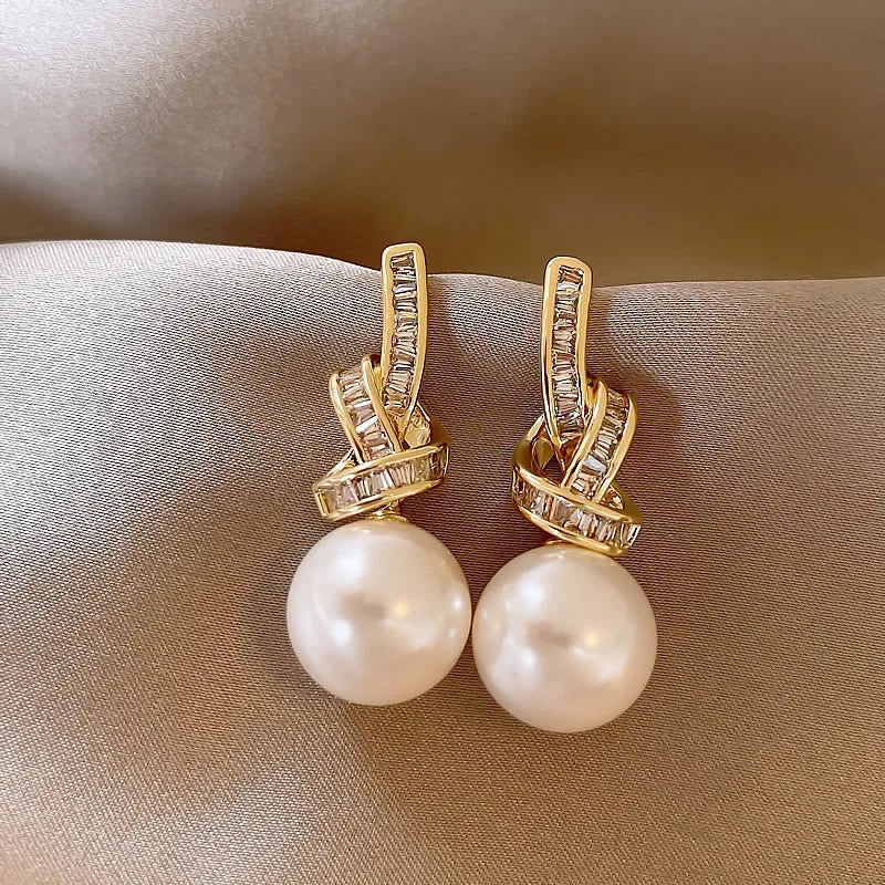 Knotted Pearl Earrings