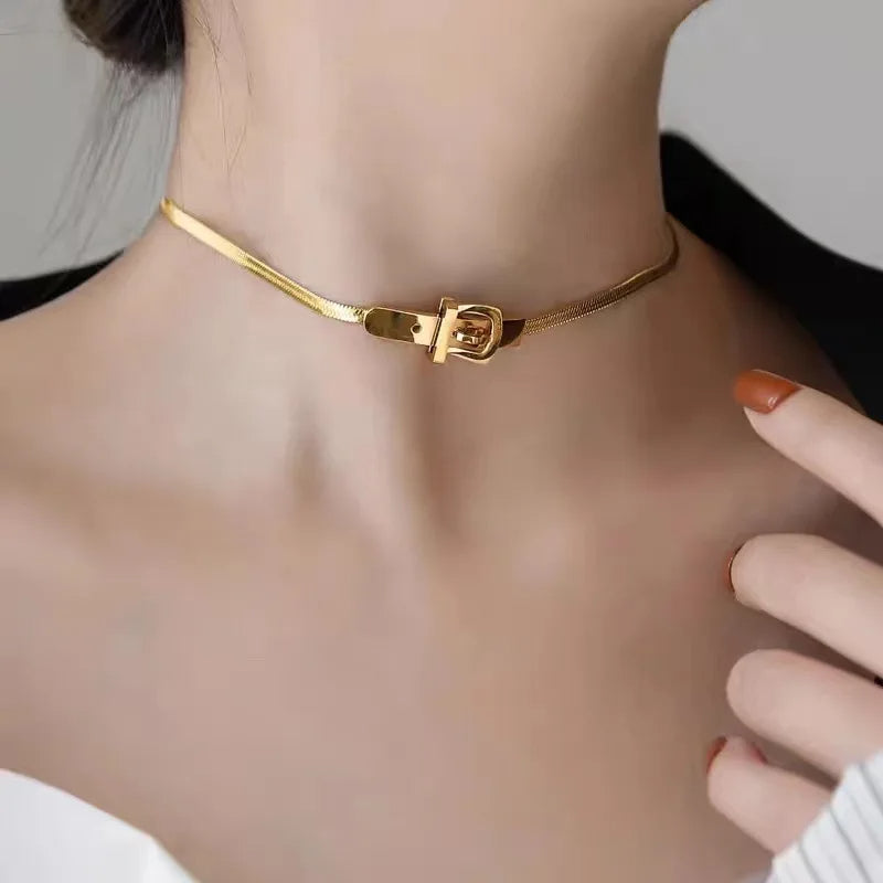 Gold Belt Buckle Choker Necklace Precieux