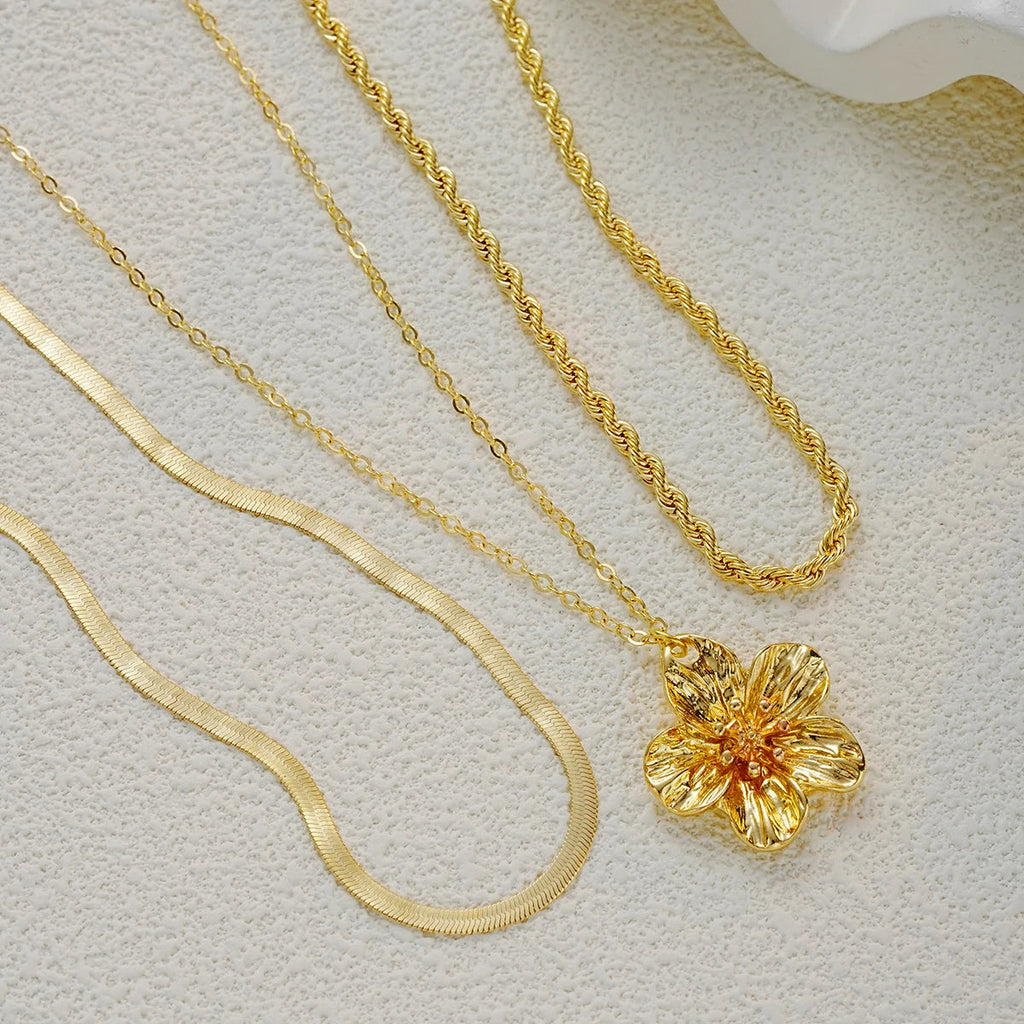 3 PCS Floral Pendant Layered Necklace Set