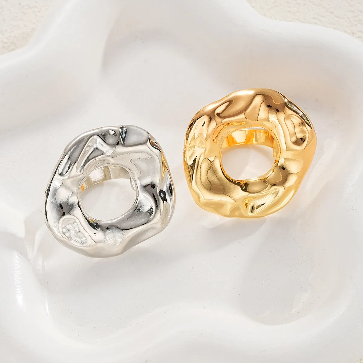 2 PCS Bold Abstract Circle Ring Set
