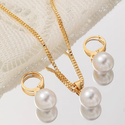 3 PCS Round Pearl Necklace & Earring Set