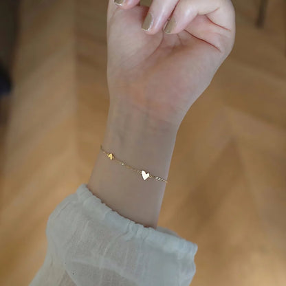 Minimal Tiny Heart Bracelet