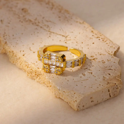 Square Crossed Ring