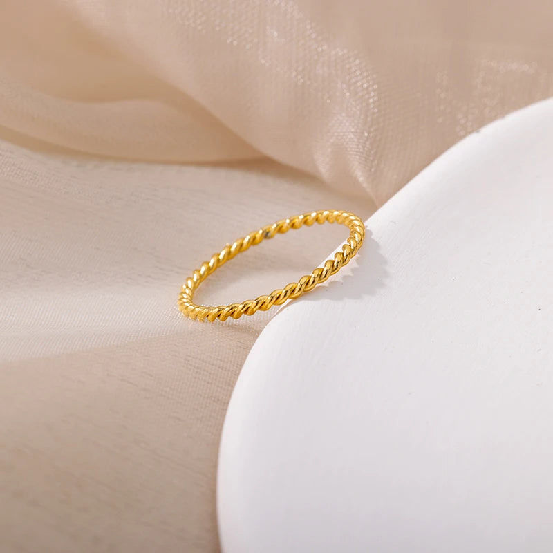 Twisted Spiral Ring