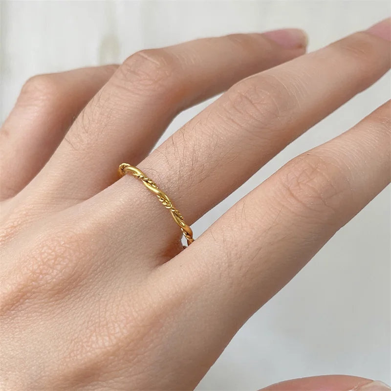 Minimal Rope Twist Ring