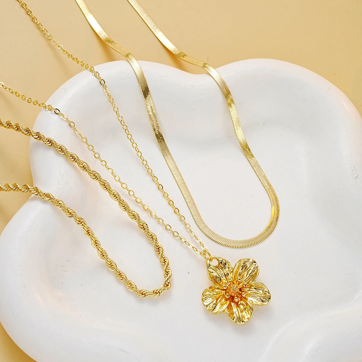 3 PCS Floral Pendant Layered Necklace Set