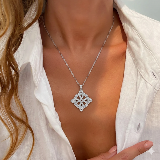 Witch Knot Necklace