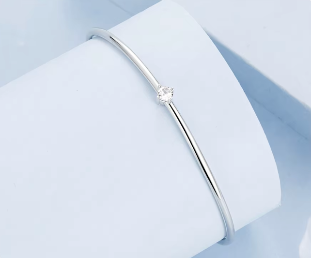 Minimal Shiny Star Bracelet