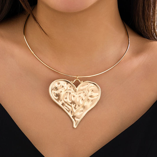 Exaggerated Big Heart Choker Necklace