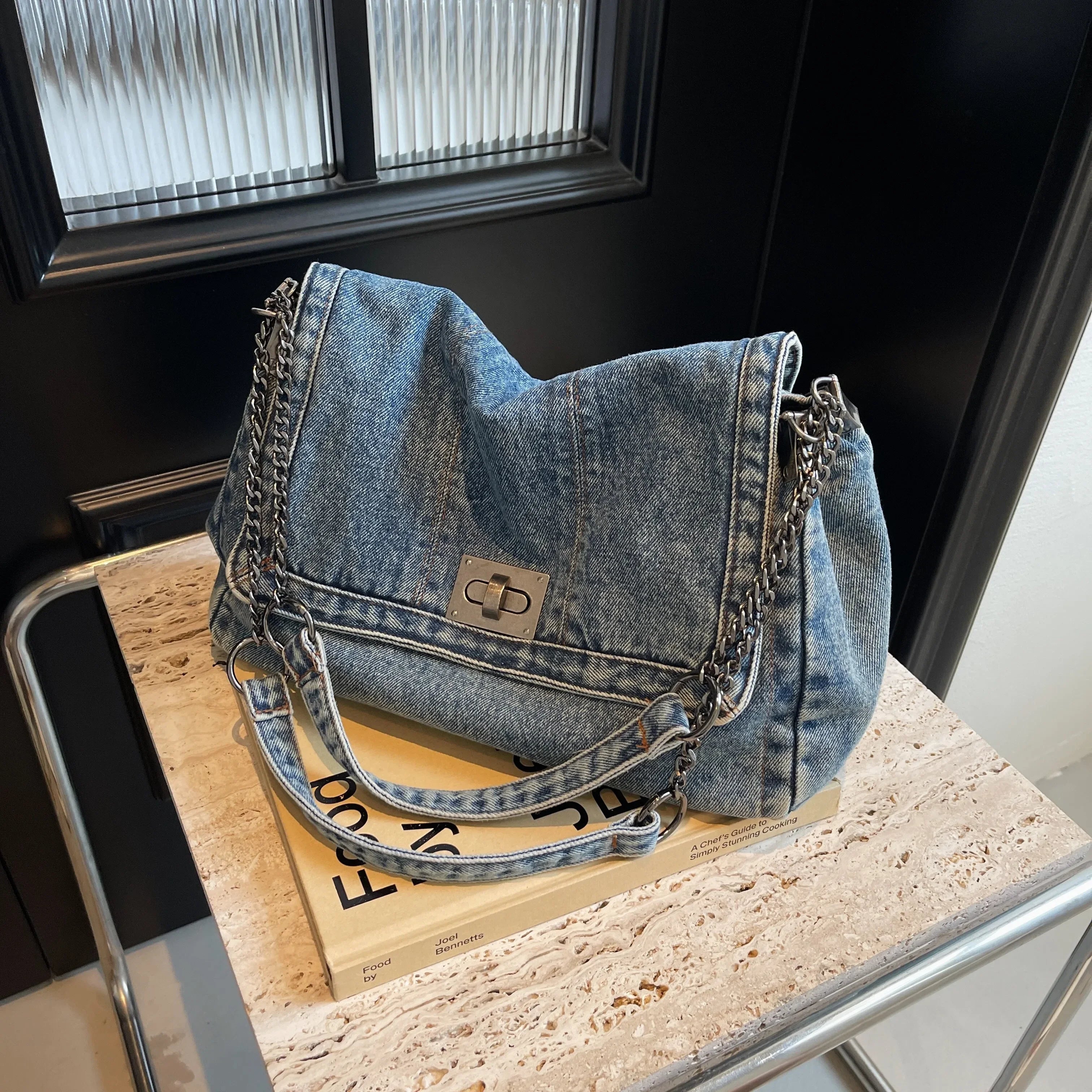 ChainCarry™ – Denim Shoulder Bag with Turn-Lock Flap