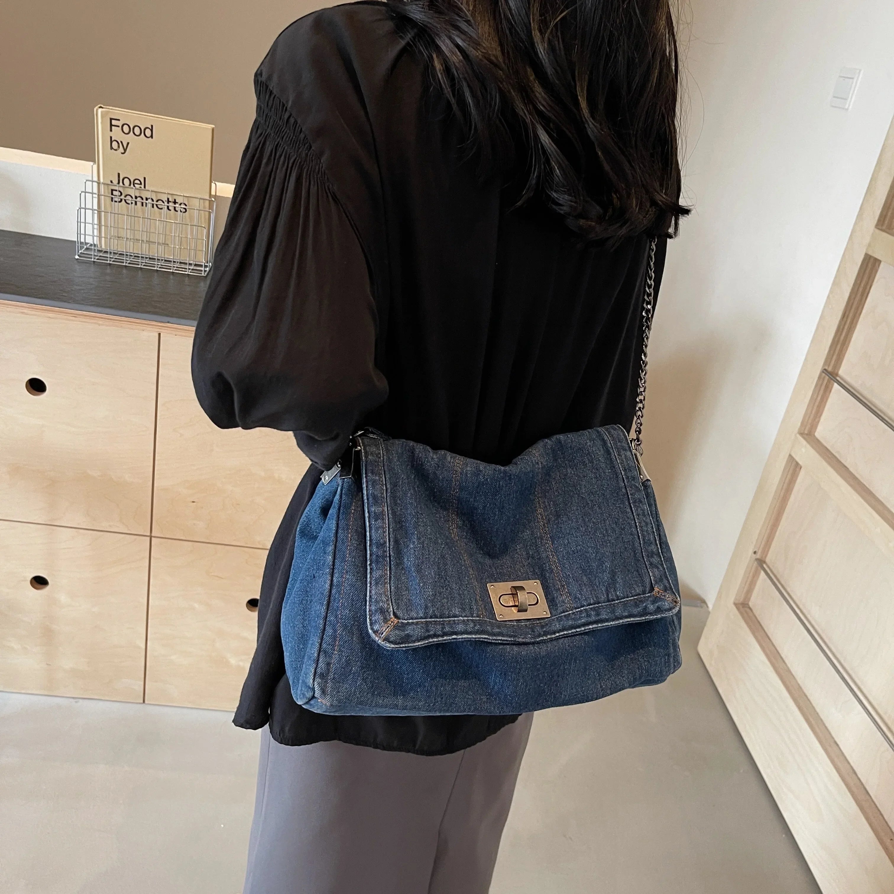 ChainCarry™ – Denim Shoulder Bag with Turn-Lock Flap