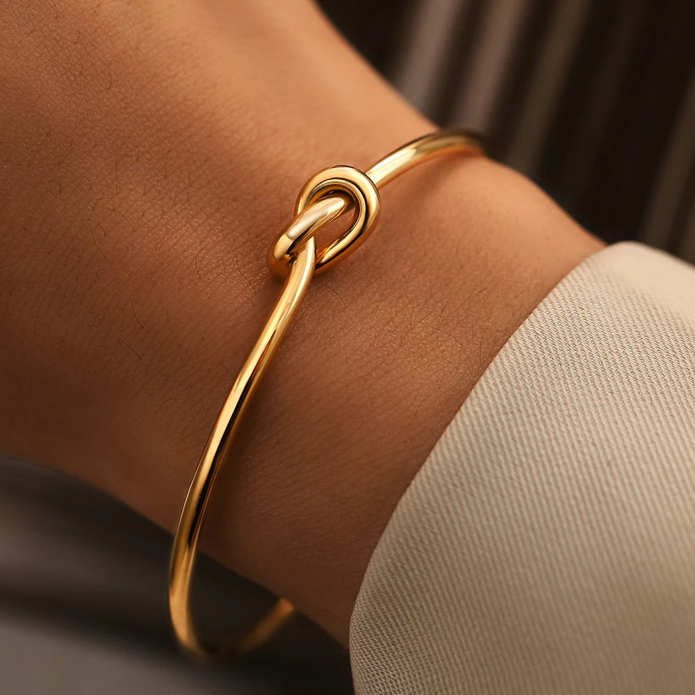 Gold Twisted Knot Bracelet