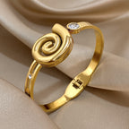 18k Vintage Spiral Stone Bangle