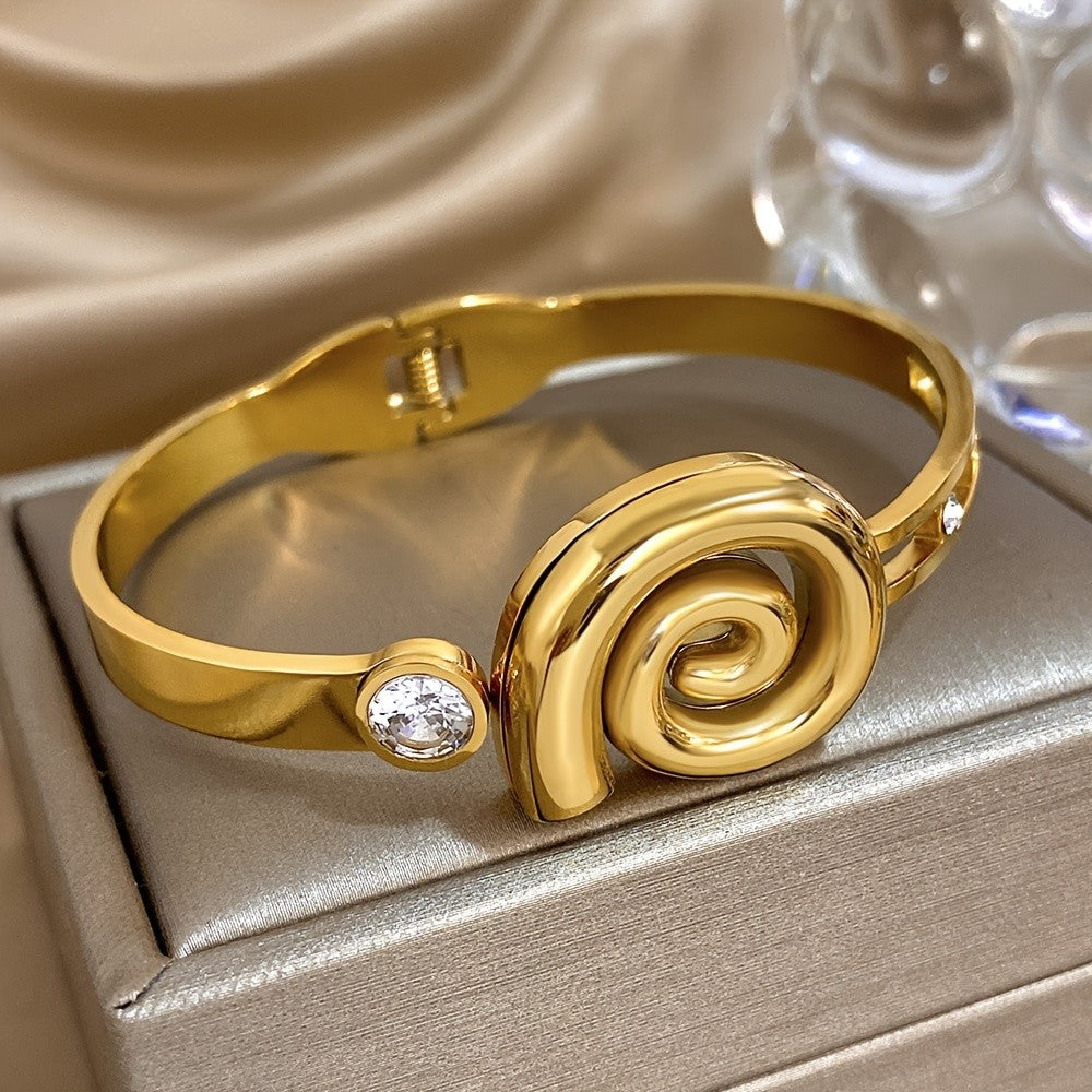 18k Vintage Spiral Stone Bangle