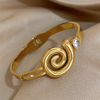 18k Vintage Spiral Stone Bangle