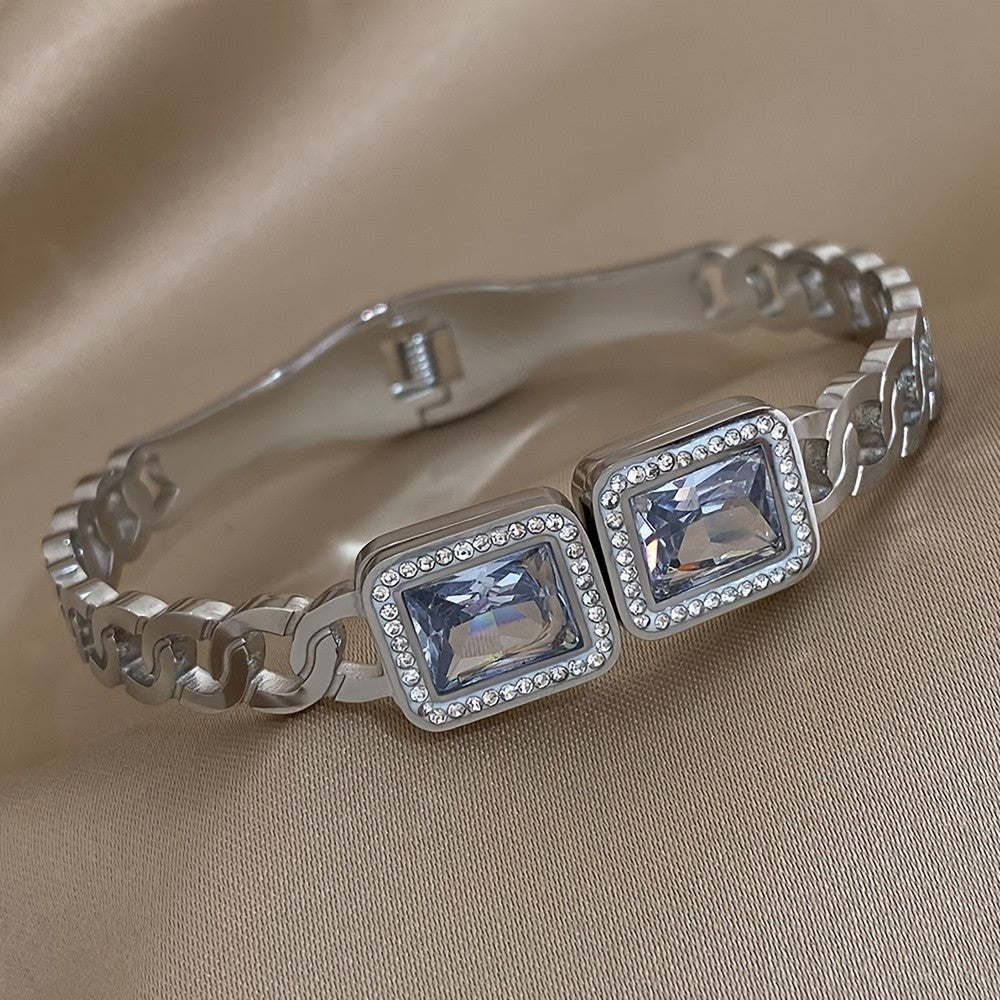 18k Vintage Square Stone Bracelet