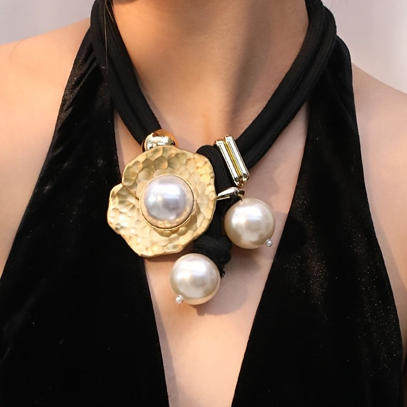 Elegant Pearl Flower Rope Necklace