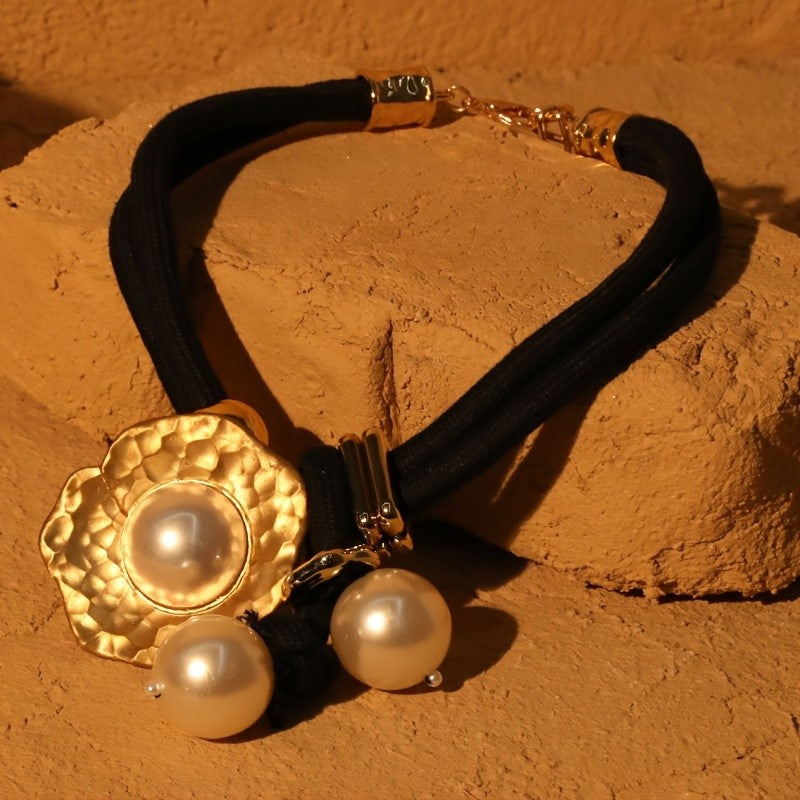 Elegant Pearl Flower Rope Necklace