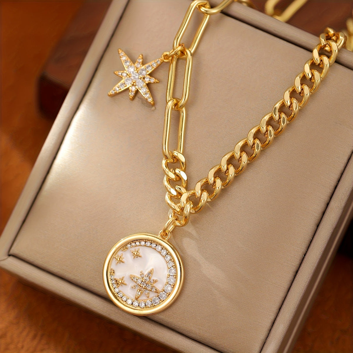 18k Star Moon Pendant Necklace