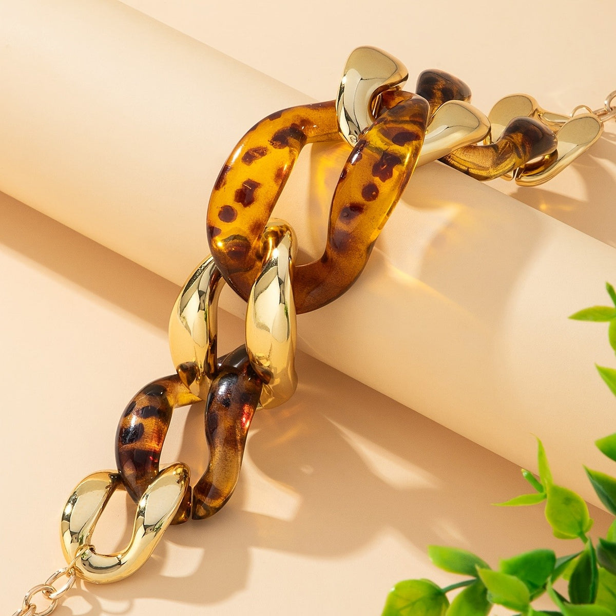 Vintage Geometric Leopard Link Necklace