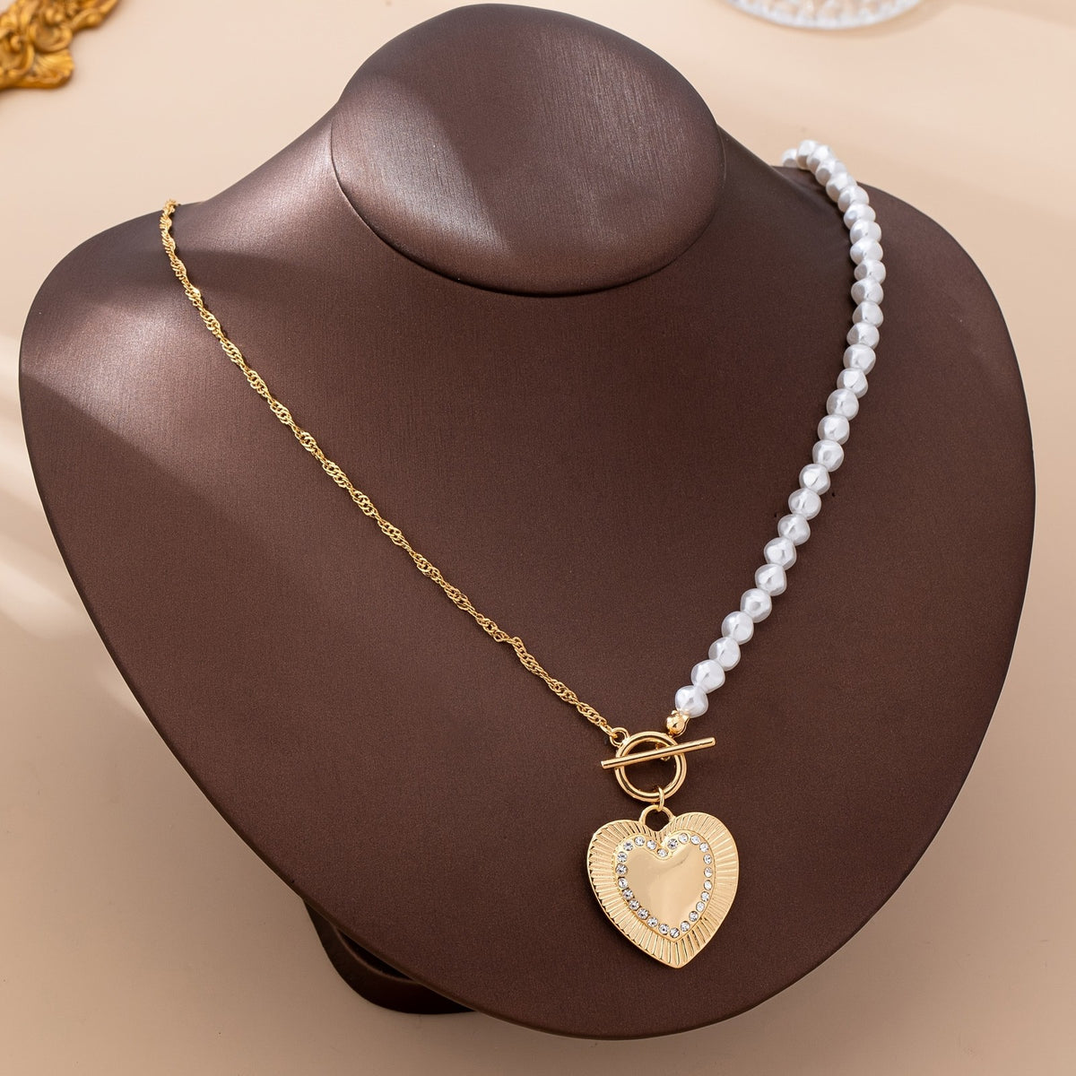 Asymmetric Pearl Heart Pendant Necklace