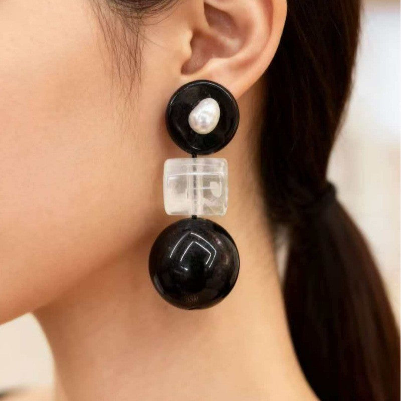 Vintage Black Round Pearl Stud Earrings