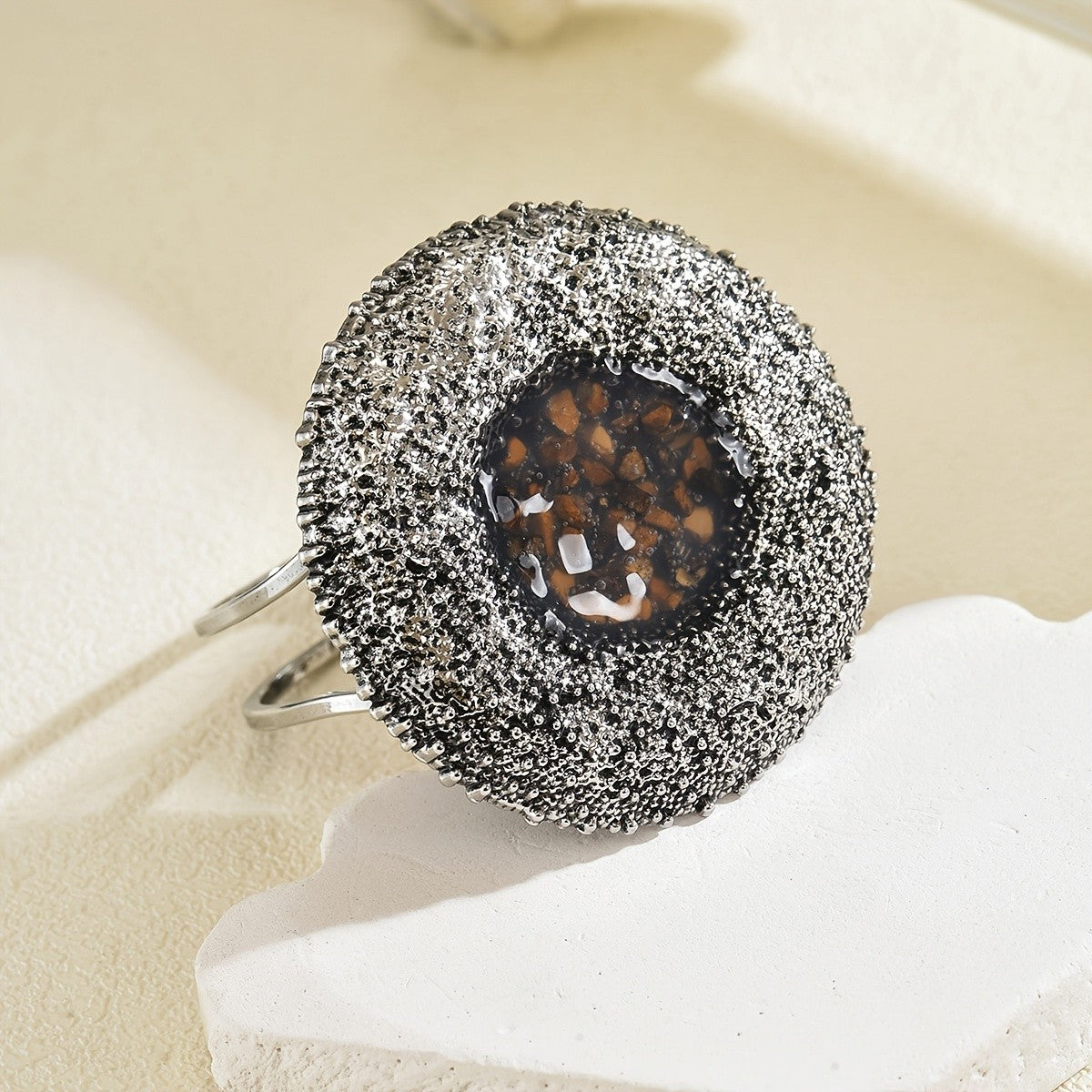 Vintage Geometric Round Open Bangle