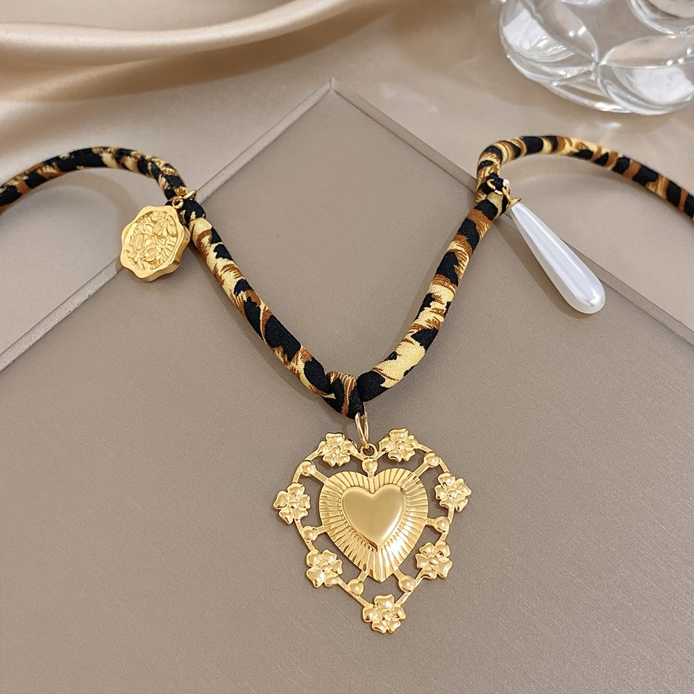18k Vintage Leopard Print Heart Necklace