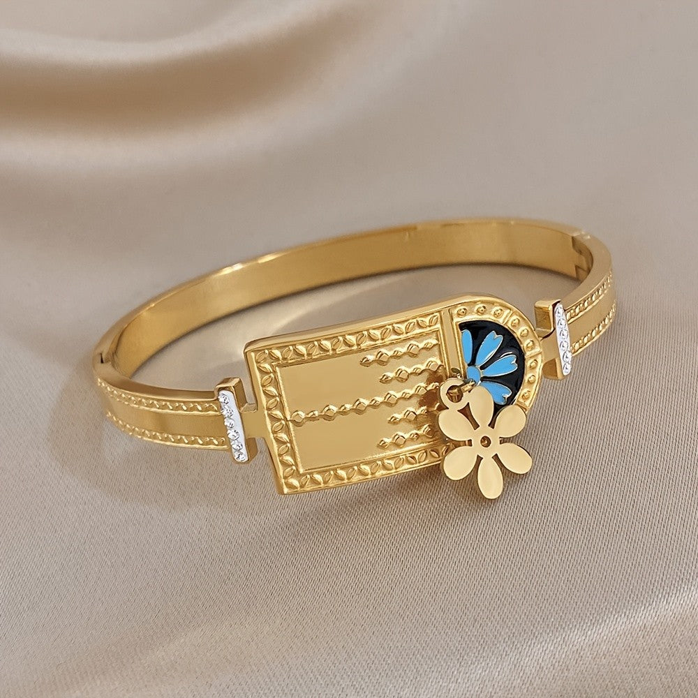 18k Vintage Floral Door Bangle Bracelet