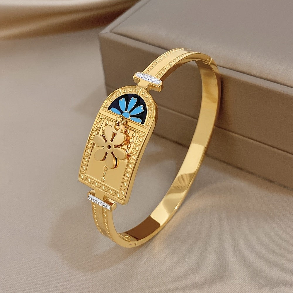 18k Vintage Floral Door Bangle Bracelet