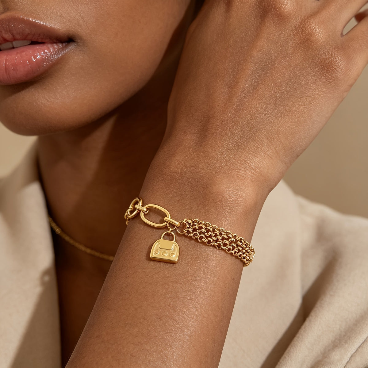 18k Lock Charm Chain Bracelet
