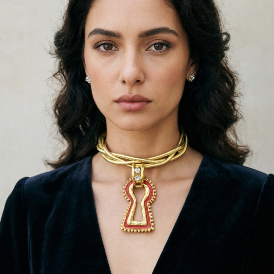 French Style Keyhole Pendant Choker Necklace