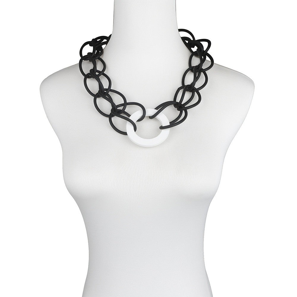 Black Chain Link Circle Pendant Necklace