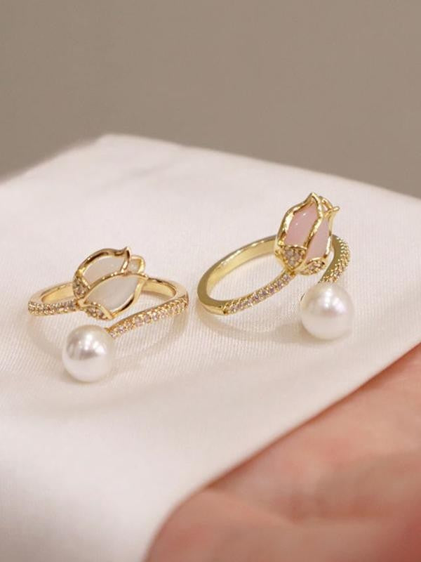 Asymmetric Tulip Pearl Ring