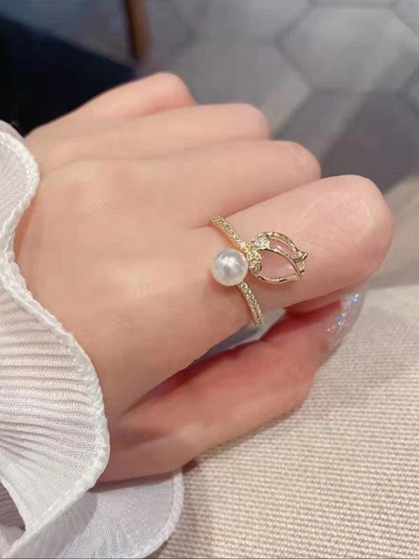 Asymmetric Tulip Pearl Ring